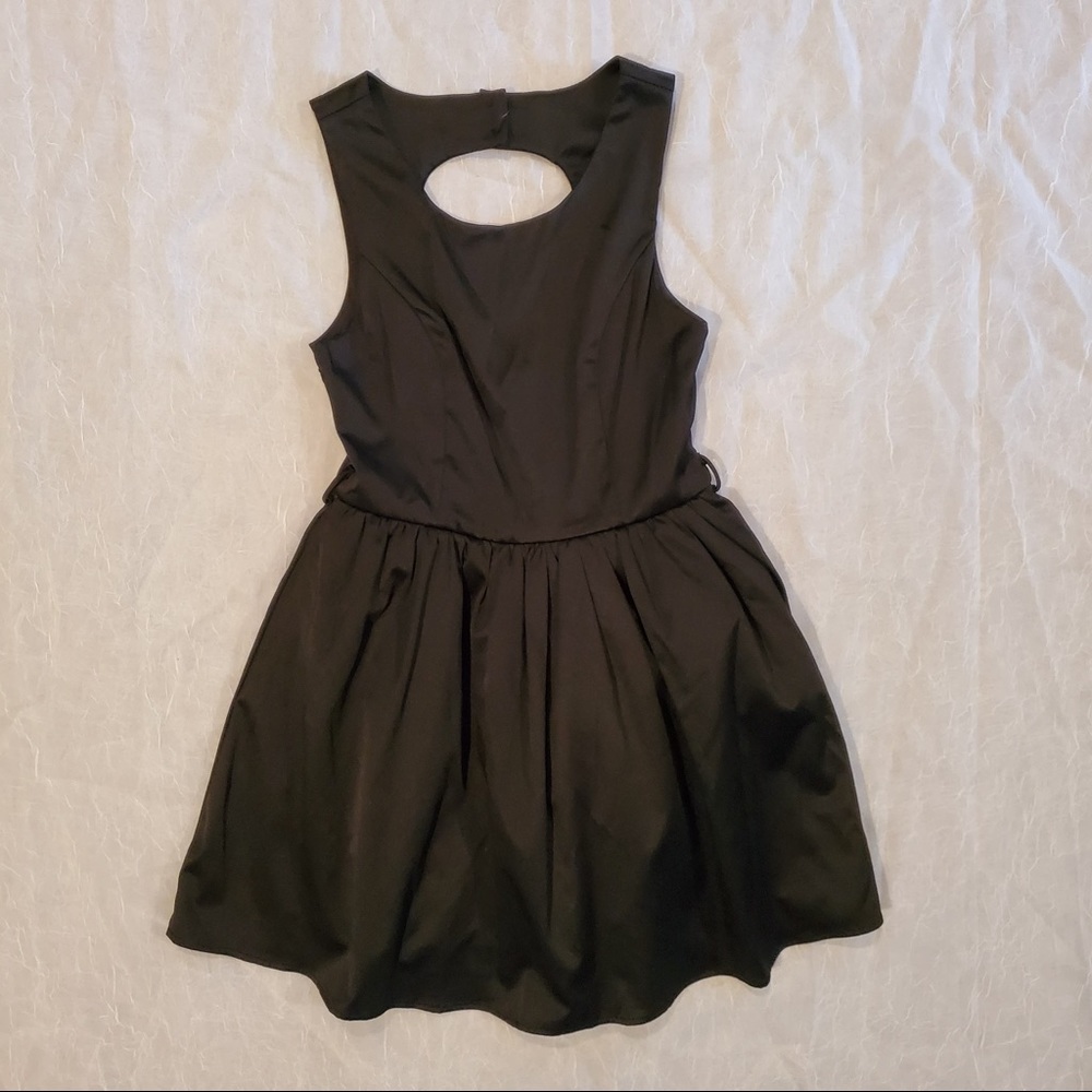 Junior's black dress